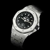 AUDEMARS PIGUET, LIMITED EDITION OF 97 PIECES AND MADE TO COMMEMORATE THE 1997 HANDOVER OF HONG KONG, TRIPLE CALENDAR ROYAL OAK OFFSHORE - фото 1