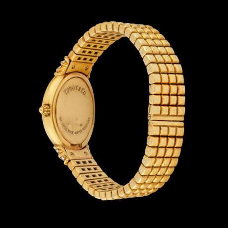 TIFFANY & CO., GOLD AND DIAMOND-SET WRISTWATCH WITH MOTHER-OF-PEARL DIAL - Foto 2