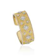 Armband. BUCCELLATI DIAMOND AND BI-COLORED GOLD CUFF BRACELET