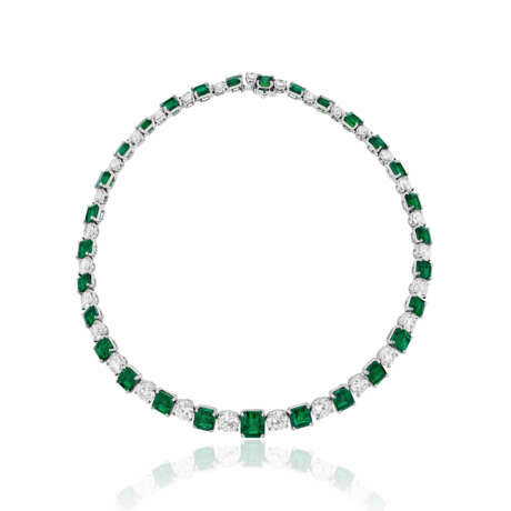 CARVIN FRENCH EMERALD AND DIAMOND NECKLACE - фото 1