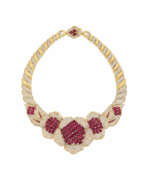 Rubin. RUBY AND DIAMOND FLOWER NECKLACE