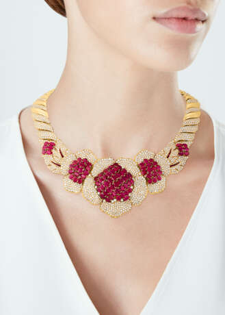 RUBY AND DIAMOND FLOWER NECKLACE - фото 2