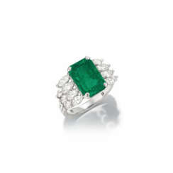 NO RESERVE | EMERALD AND DIAMOND RING