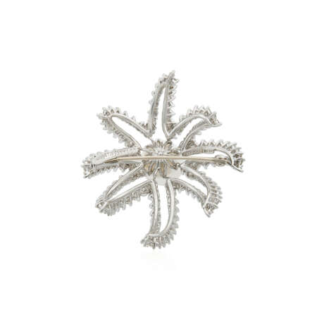 NO RESERVE | TIFFANY & CO. SET OF CULTURED PEARL AND DIAMOND ‘FIREWORKS’ JEWELRY - Foto 4