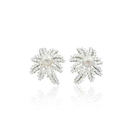 NO RESERVE | TIFFANY & CO. SET OF CULTURED PEARL AND DIAMOND ‘FIREWORKS’ JEWELRY - photo 6