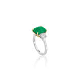 NO RESERVE | EMERALD AND DIAMOND RING - фото 7