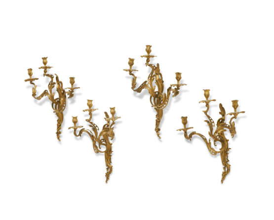 A SET OF FOUR FRENCH ORMOLU THREE-BRANCH WALL LIGHTS - photo 2