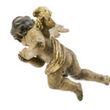 A CARVED PARCEL-GILT POLYCHROMED FIGURE OF A WINGED PUTTO - фото 5