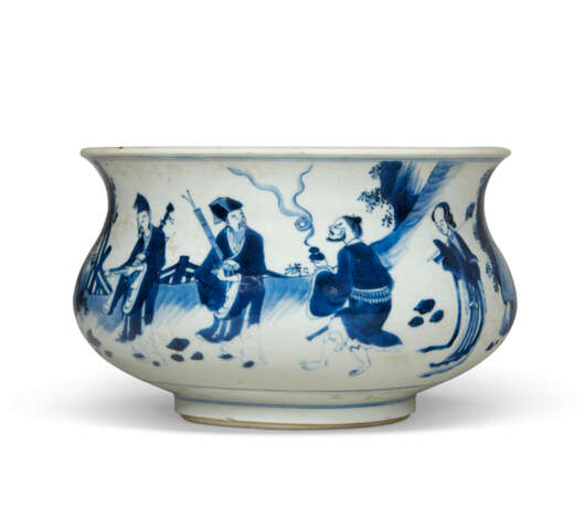 A CHINESE BLUE AND WHITE PORCELAIN BOMB&#201;-FORM CENSER - Foto 1