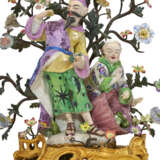 A LOUIS XV ORMOLU AND TOLE-PEINTE-MOUNTED DERBY PORCELAIN CHINOISERIE FIGURE GROUP EMBLEMATIC OF TASTE - фото 8