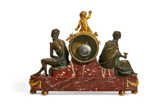 A LATE LOUIS XVI ORMOLU-MOUNTED ROUGE GRIOTTE MARBLE AND PATINATED-BRONZE MANTEL CLOCK - фото 3