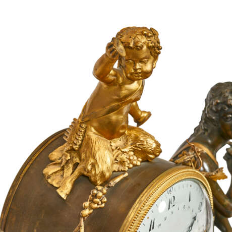 A LATE LOUIS XVI ORMOLU-MOUNTED ROUGE GRIOTTE MARBLE AND PATINATED-BRONZE MANTEL CLOCK - photo 6