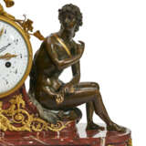 A LATE LOUIS XVI ORMOLU-MOUNTED ROUGE GRIOTTE MARBLE AND PATINATED-BRONZE MANTEL CLOCK - фото 7