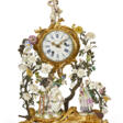 A LOUIS XV MEISSEN AND FRENCH PORCELAIN-MOUNTED ORMOLU AND TOLE PEINTE MANTEL CLOCK - Auktionsarchiv