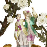 A LOUIS XV MEISSEN AND FRENCH PORCELAIN-MOUNTED ORMOLU AND TOLE PEINTE MANTEL CLOCK - фото 5