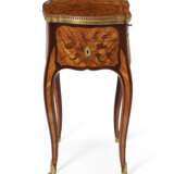 A LOUIS XV ORMOLU-MOUNTED TULIPWOOD AND KINGWOOD BOIS DE BOUT MARQUETRY TABLE A ECRIRE - фото 4
