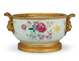 AN ORMOLU-MOUNTED CHINESE EXPORT PORCELAIN FAMILLE ROSE TUREEN