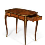 A LOUIS XV ORMOLU-MOUNTED TULIPWOOD, KINGWOOD, AMARANTH AND BOIS DE BOUT MARQUETRY TABLE A ECRIRE - photo 4