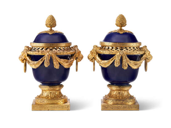 A PAIR OF FRENCH ORMOLU-MOUNTED SEVRES COBALT BLUE-GROUND PORCELAIN POTPOURRI VASES AND COVERS (`VASES DULAC`) - photo 2