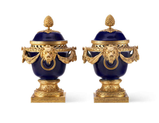 A PAIR OF FRENCH ORMOLU-MOUNTED SEVRES COBALT BLUE-GROUND PORCELAIN POTPOURRI VASES AND COVERS (`VASES DULAC`) - photo 3