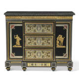 A PAIR OF LATE LOUIS XVI ORMOLU-MOUNTED EBONY, EBONIZED AND BOULLE MARQUETRY MEUBLES D`APPUI - Foto 2