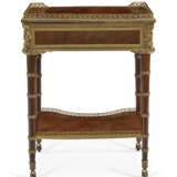 A FRENCH ORMOLU-MOUNTED MAHOGANY OCCASIONAL TABLE - фото 4