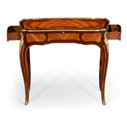 A LOUIS XV ORMOLU-MOUNTED TULIPWOOD, BOIS SATINE AND AMARANTH MARQUETRY TABLE A ECRIRE - photo 3