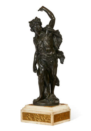 A PAIR OF BRONZE FIGURES OF BACCHUS AND A BACCHANTE - фото 3