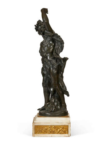 A PAIR OF BRONZE FIGURES OF BACCHUS AND A BACCHANTE - фото 4