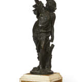 A PAIR OF BRONZE FIGURES OF BACCHUS AND A BACCHANTE - фото 12