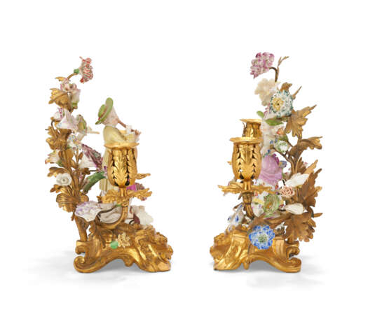 A PAIR OF LOUIS XV ORMOLU-MOUNTED MEISSEN AND FRENCH PORCELAIN TWO-LIGHT CANDELABRA - фото 5