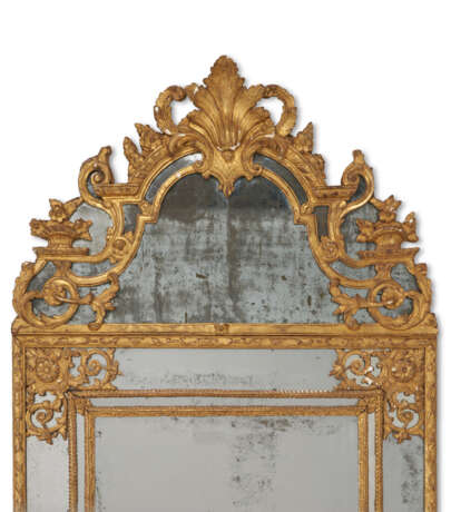 A REGENCE STYLE GILTWOOD MIRROR - photo 3