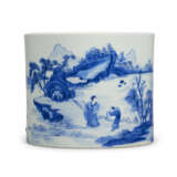 A CHINESE BLUE AND WHITE PORCELAIN BRUSHPOT - Foto 1