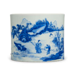 A CHINESE BLUE AND WHITE PORCELAIN BRUSHPOT