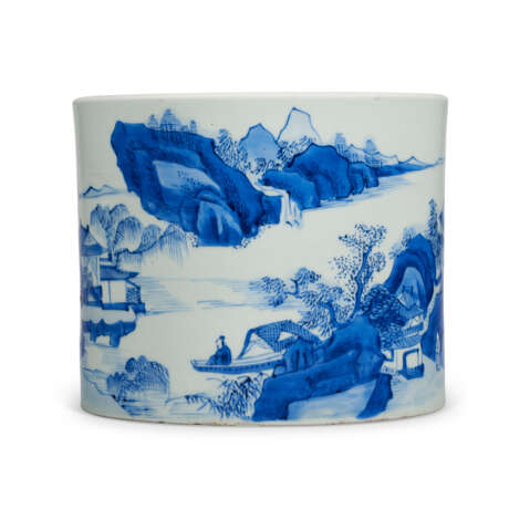 A CHINESE BLUE AND WHITE PORCELAIN BRUSHPOT - photo 3
