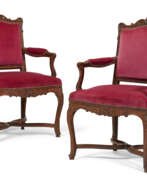 Seat furniture. A PAIR OF REGENCE WALNUT AND BEECHWOOD FAUTEUILS