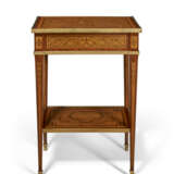 A LOUIS XVI ORMOLU-MOUNTED TULIPWOOD, CITRONNIER, PARQUETRY AND MARQUETRY TABLE A ECRIRE - Foto 2