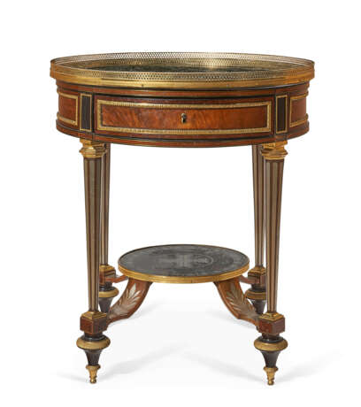 A LATE LOUIS XVI ORMOLU-MOUNTED AND BRASS-INLAID EBONY, VERRE EGLOMISE AND MAHOGANY GUERIDON - фото 1
