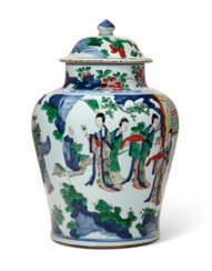 A CHINESE WUCAI PORCELAIN BALUSTER JAR AND COVER