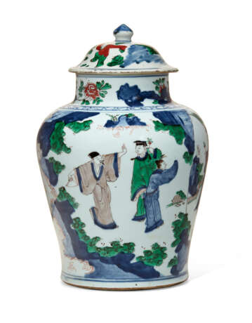 A CHINESE WUCAI PORCELAIN BALUSTER JAR AND COVER - photo 3