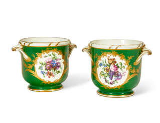 A SMALL PAIR OF SEVRES PORCELAIN GREEN-GROUND BOTTLE COOLERS (SEAUX A TOPETTE)