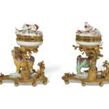 A PAIR OF LOUIS XV ORMOLU-MOUNTED CHINESE AND JAPANESE PORCELAIN POTPOURRIS - фото 7