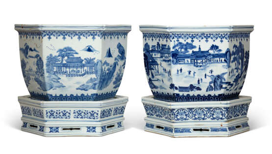 TWO LARGE CHINESE BLUE AND WHITE PORCELAIN HEXAGONAL JARDINI&#200;RES AND STANDS - photo 1