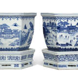 TWO LARGE CHINESE BLUE AND WHITE PORCELAIN HEXAGONAL JARDINI&#200;RES AND STANDS - фото 1