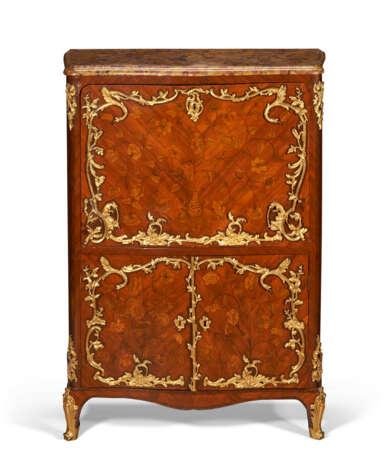 A LOUIS XV ORMOLU-MOUNTED KINGWOOD, TULIPWOOD, AND MARQUETRY SECRETAIRE A ABATTANT - Foto 1