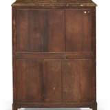 A LOUIS XV ORMOLU-MOUNTED KINGWOOD, TULIPWOOD, AND MARQUETRY SECRETAIRE A ABATTANT - Foto 6