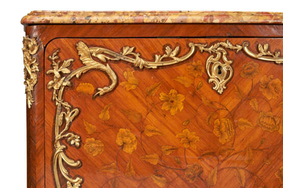 A LOUIS XV ORMOLU-MOUNTED KINGWOOD, TULIPWOOD, AND MARQUETRY SECRETAIRE A ABATTANT - photo 9