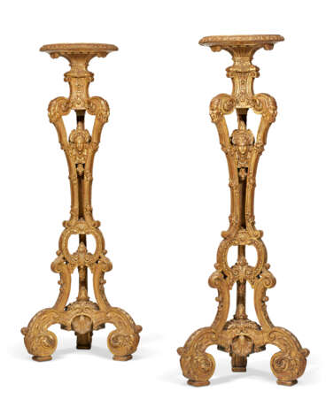 A PAIR OF REGENCE STYLE GILTWOOD TORCHERES - photo 1