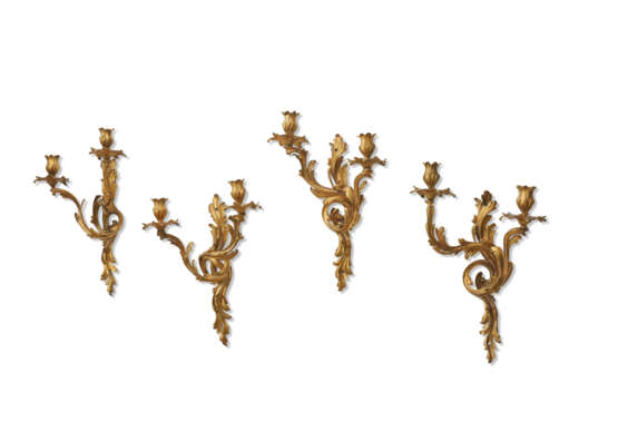 AN ASSEMBLED SET OF FOUR FRENCH ORMOLU TWO-BRANCH WALL LIGHTS - фото 2