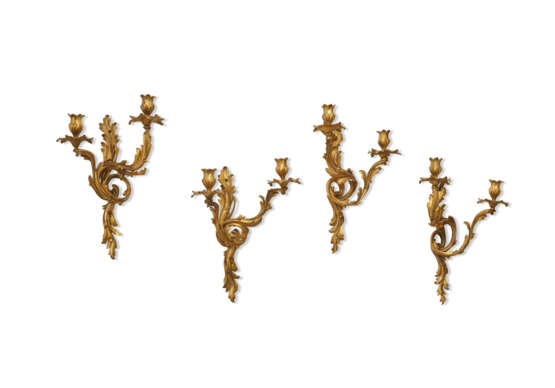 AN ASSEMBLED SET OF FOUR FRENCH ORMOLU TWO-BRANCH WALL LIGHTS - photo 3